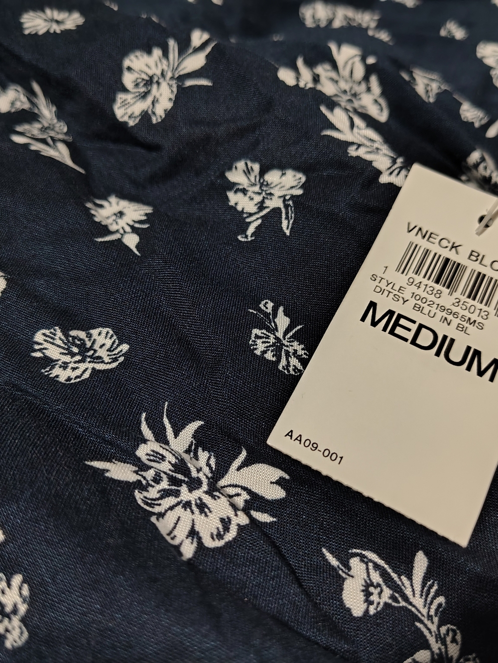 Style & Co. Navy V-Neck Short Sleeve Shirt with White Floral Print